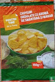 Penny - Chipsuri ondulate cu aromă de smântână și mărar - Golvende chips met zure room en dille-smaak