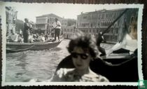 Venice.gondoliers.