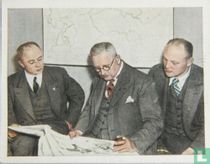 Der Reichsschatzmeister der NSDAP. und der stellvertretende Gauleiter von Berlin beim Reichsführer des Winterhilfswerks