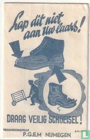 Lap dit niet  aan uw laars! - P.G.E.M.