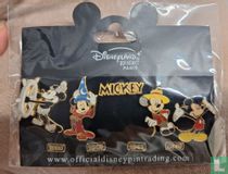 Lot 5 Pin's Mickey au fil des ans 
