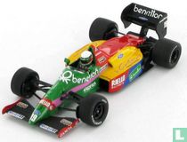 Benetton B187 - Ford  
