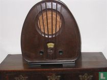Philips 834A buizenradio “Paasei”
