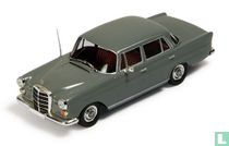 Mercedes-Benz 200 D Heckflosse