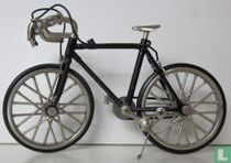 vélo de route noire