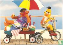 Ernie en Bert op driewieler